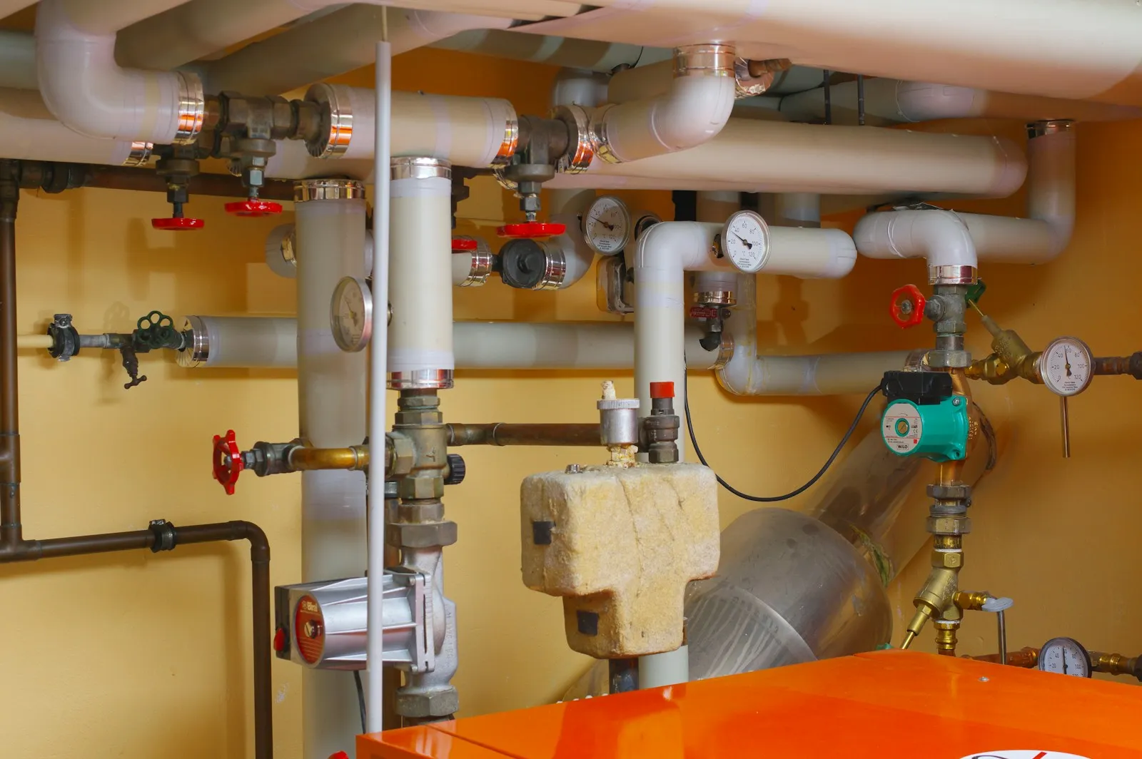 Warmtepomp en cv-ketel samen: hoe werkt het schema?