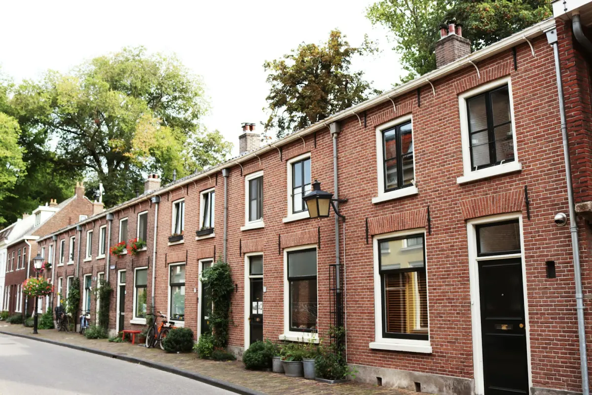 Warmtepomp plaatsen jaren 70 woning: aanpak & kosten